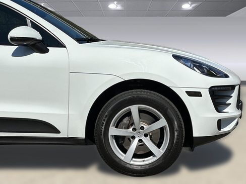 Used 2018 Porsche Macan AWD/4WD image 41