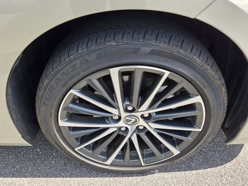 Used 2024 Lexus ES 250 w/ Premium Package image 11