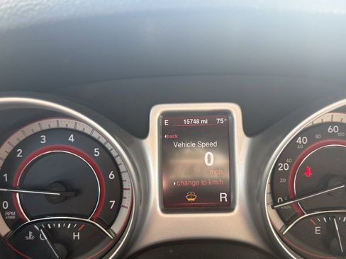 Used 2013 Dodge Journey SXT w/ Flexible Seating Group image 9