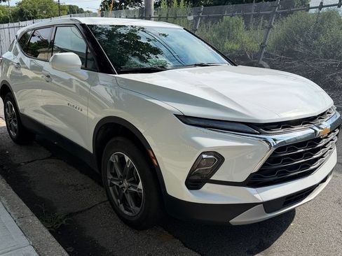 Used 2025 Chevrolet Blazer LT FWD image 4