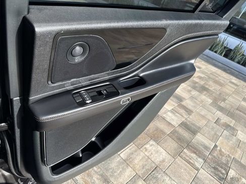Certified 2024 Lincoln Aviator Reserve w/ Equipment Group 201A image 23