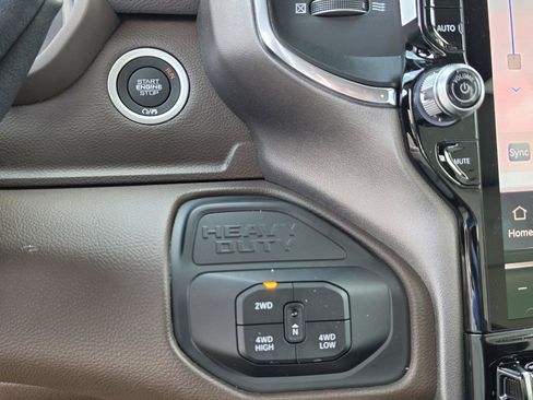 New 2026 RAM 2500 Laramie AWD/4WD image 28