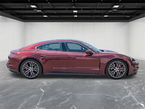 Used 2021 Porsche Taycan 4S image 11