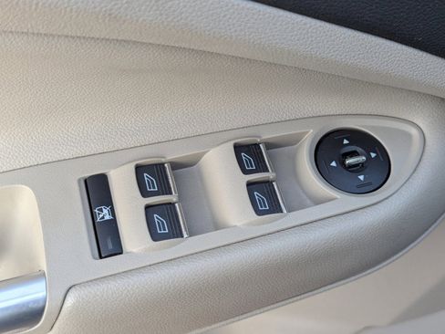 Used 2015 Ford C-MAX Energi SEL w/ Equipment Group 302A image 25