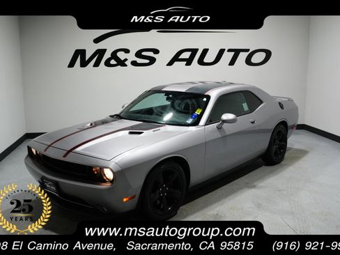 Used 2013 Dodge Challenger R/T Plus image 1