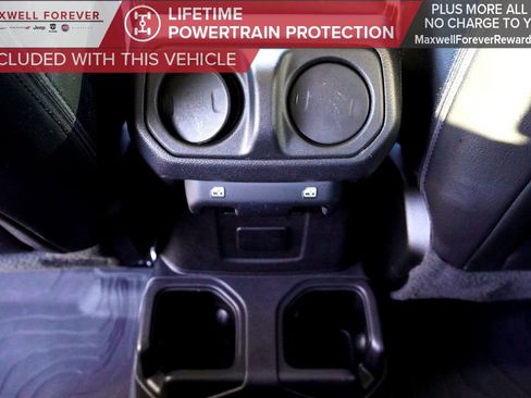 Used 2022 Jeep Gladiator Overland image 27