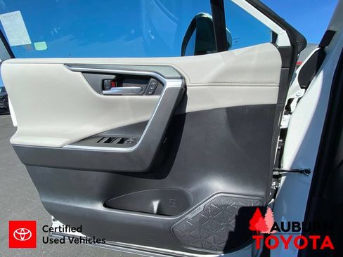 Certified 2025 Toyota RAV4 Limited w/ Advanced Technology Package AWD/4WD image 36