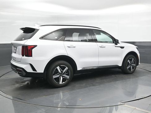 Used 2022 Kia Sorento S FWD image 3