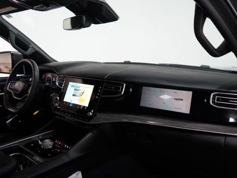 Used 2022 Jeep Wagoneer Series III w/ Premium Group I image 17