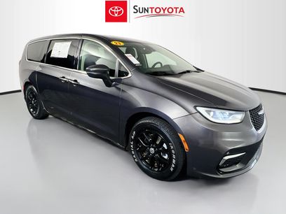 Used 2023 Chrysler Pacifica Touring-L