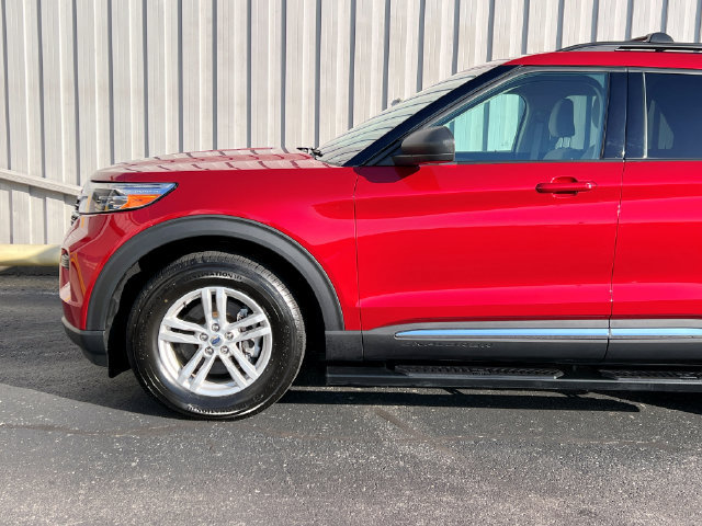 Used 2024 Ford Explorer XLT w/ Class IV Trailer Tow Package AWD/4WD image 33