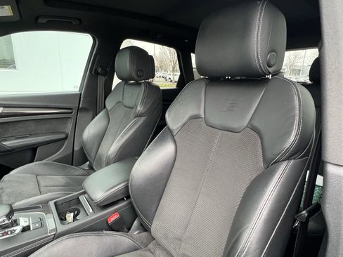 Used 2020 Audi SQ5 Premium Plus w/ Premium Plus Package image 16