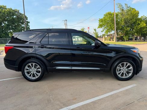 Used 2020 Ford Explorer XLT w/ Equipment Group 202A AWD/4WD image 5