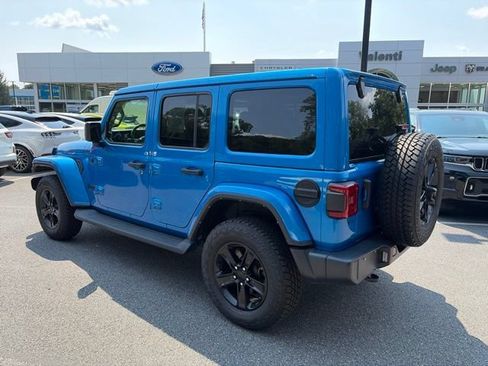 Certified 2022 Jeep Wrangler Unlimited Sahara AWD/4WD image 4