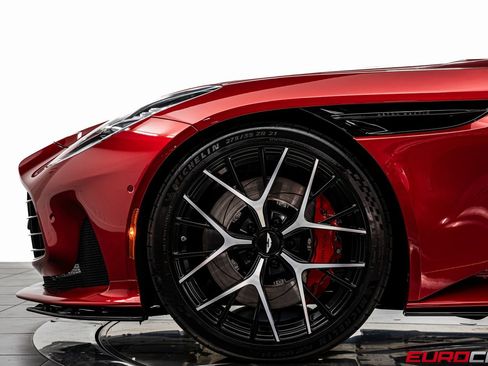 Used 2024 Aston Martin DB12 Coupe image 14