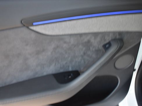 Used 2026 Tesla Model Y 2WD image 14