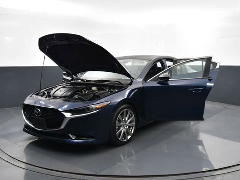 Used 2020 MAZDA MAZDA3 AWD Sedan w/ Premium Package image 34