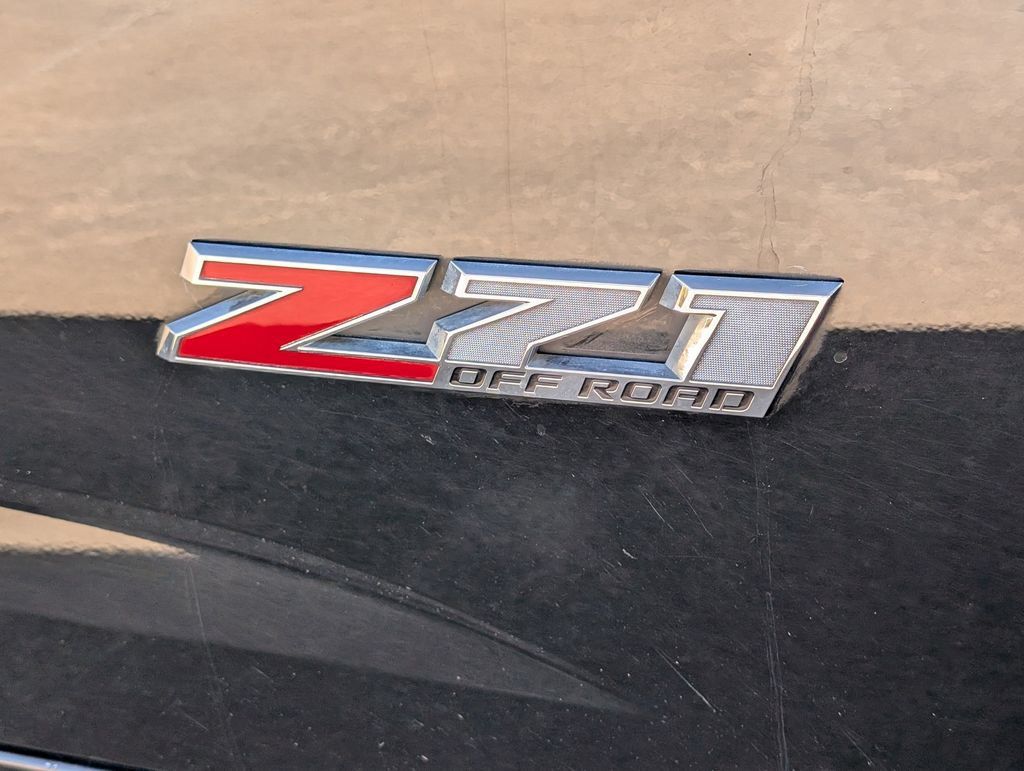 Used 2022 Chevrolet Colorado Z71 w/ Z71 Midnight Edition AWD/4WD image 30