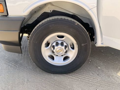 New 2026 Chevrolet Express 2500 RWD image 31