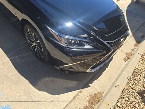 Used 2024 Lexus ES 250 w/ Premium Package AWD/4WD image 2