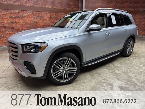 Used 2026 Mercedes-Benz GLS 450 4MATIC image 1