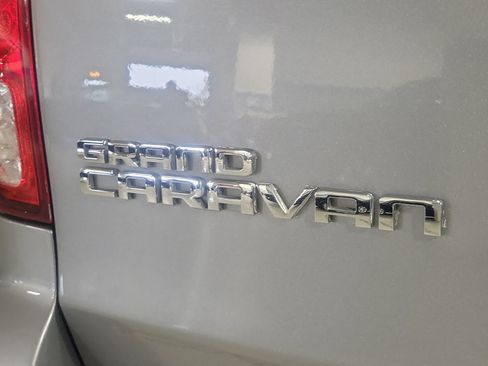 Used 2015 Dodge Grand Caravan SE w/ Quick Order Package 29E SE FWD image 7