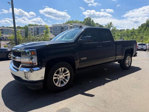 Used 2018 Chevrolet Silverado 1500 LT w/ Texas Edition image 4