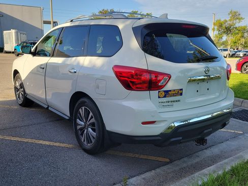 Used 2019 Nissan Pathfinder S FWD image 4