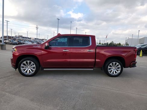 Used 2022 Chevrolet Silverado 1500 High Country w/ Technology Package image 8