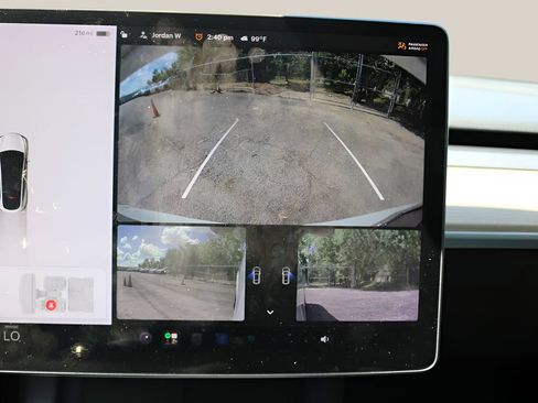 Used 2021 Tesla Model Y Long Range AWD/4WD image 25