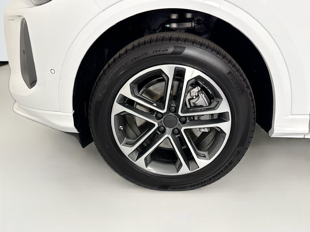 Used 2026 Audi Q5 Premium w/ Convenience Package AWD/4WD image 32