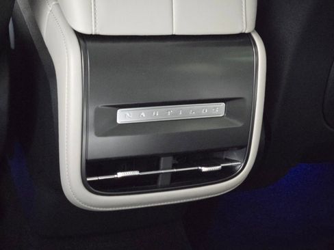 New 2026 Lincoln Nautilus Premier AWD/4WD image 16