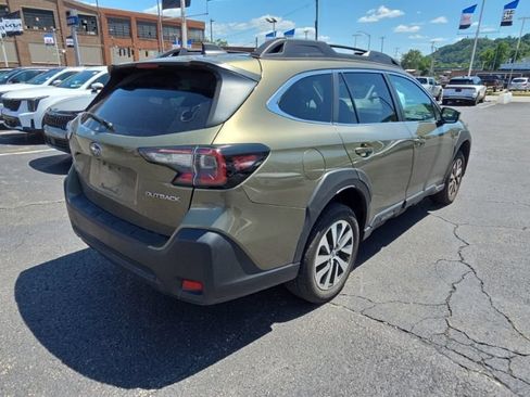 Used 2024 Subaru Outback Premium AWD/4WD image 7