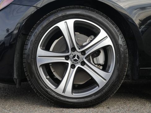 Used 2019 Mercedes-Benz E 300 4MATIC w/ Premium 1 Package image 13