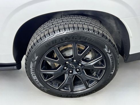 Certified 2023 Chevrolet Suburban High Country w/ LPO, Illumination Package AWD/4WD image 29