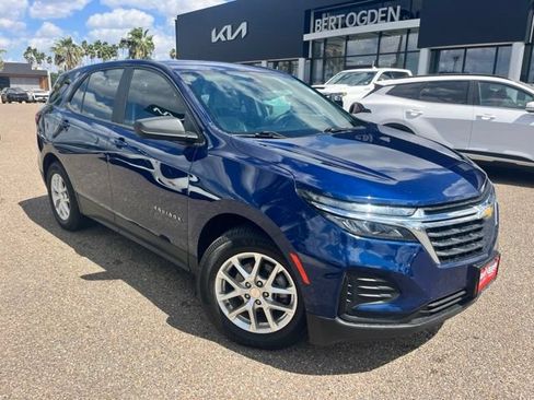 Used 2023 Chevrolet Equinox LS FWD image 1
