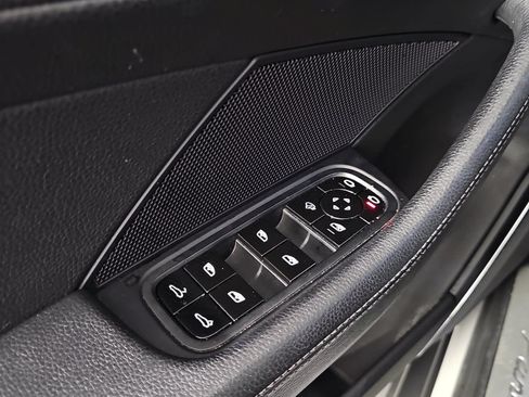 Used 2021 Porsche Panamera w/ Premium Package RWD image 27