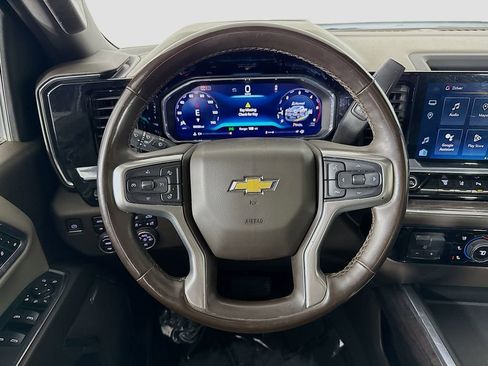 Used 2024 Chevrolet Silverado 2500 LTZ w/ LTZ Convenience Package AWD/4WD image 11