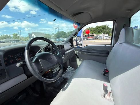 Used 2000 Ford F550 2WD Regular Cab Super Duty image 24
