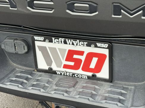 Used 2017 Toyota Tacoma SR5 w/ Tow Package image 42