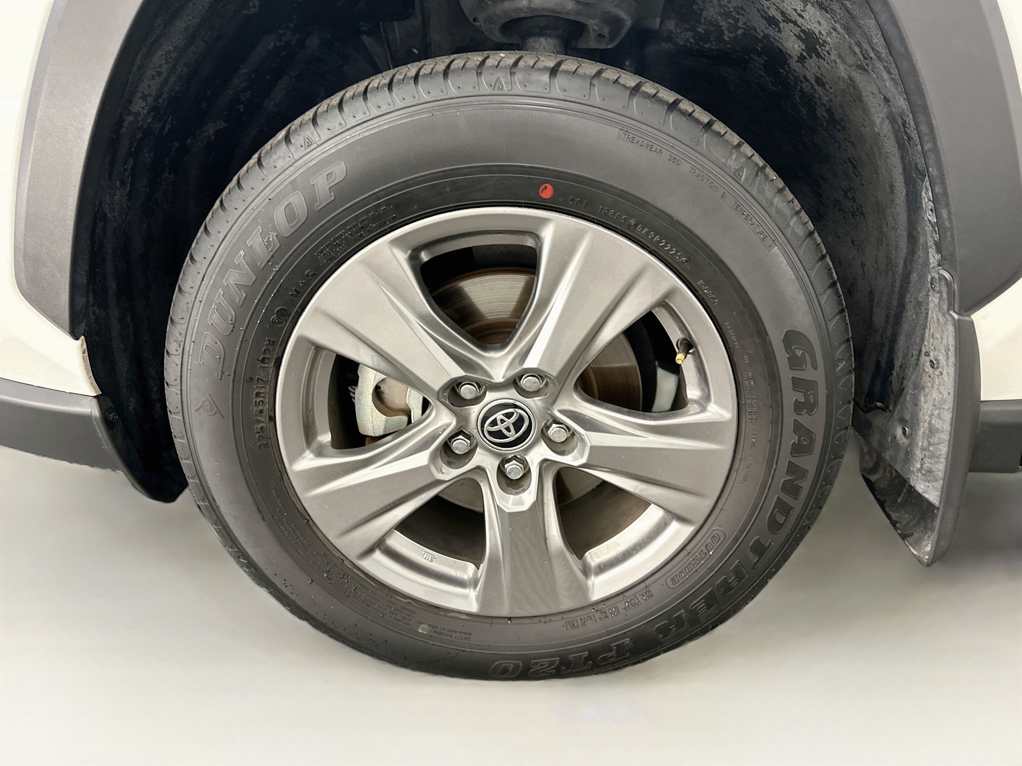 Used 2025 Toyota RAV4 LE AWD/4WD image 35