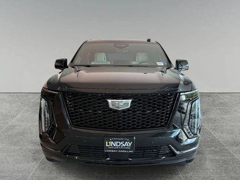 Used 2026 Cadillac Escalade Platinum Sport w/ LPO, ONYX Package AWD/4WD image 8