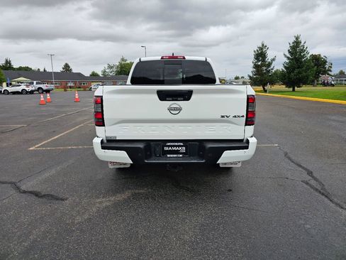 Used 2024 Nissan Frontier SV w/ SV Convenience Package image 15