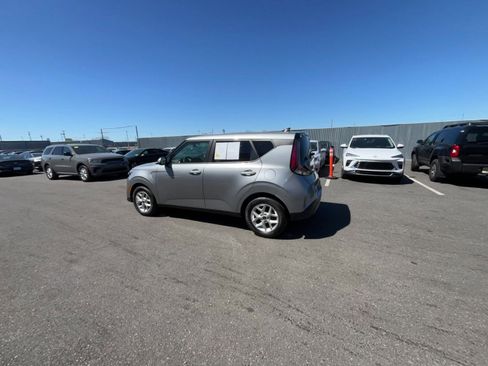 Used 2025 Kia Soul LX w/ LX Technology Package image 16