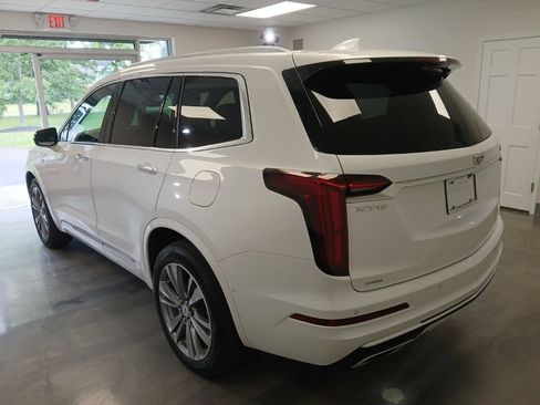 Used 2022 Cadillac XT6 Premium Luxury w/ Technology Package AWD/4WD image 3