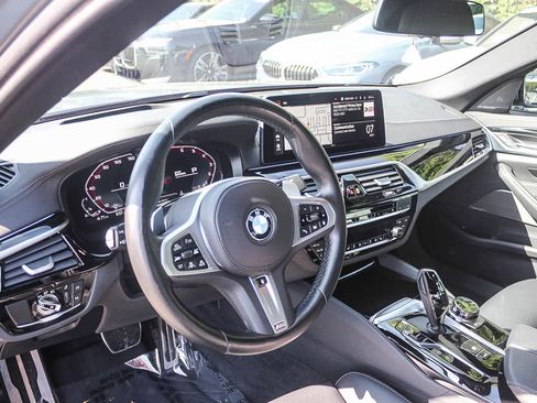 Used 2023 BMW M550i xDrive w/ Executive Package AWD/4WD image 17