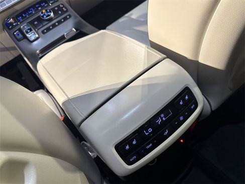 Used 2020 Hyundai Palisade Limited w/ Winter Weather Package image 24