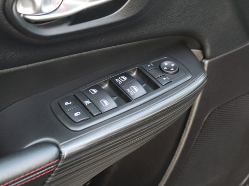 Used 2015 Jeep Cherokee Trailhawk w/ Comfort/Convenience Group image 22