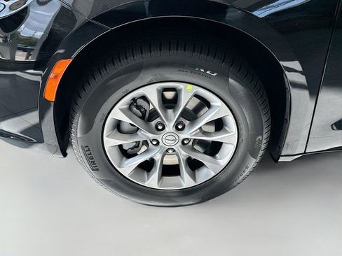 New 2026 Chrysler Pacifica Select image 34