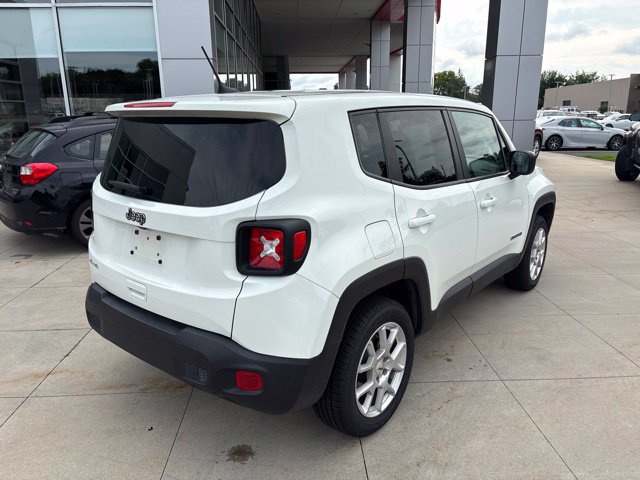Used 2023 Jeep Renegade Latitude AWD/4WD image 7